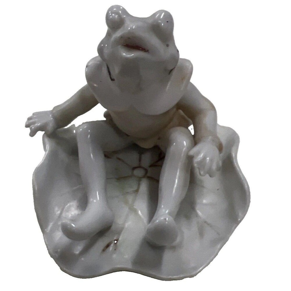 WHIMSICAL OCCUPIED JAPAN FROG SITTING On LILYPAD - CUTE!